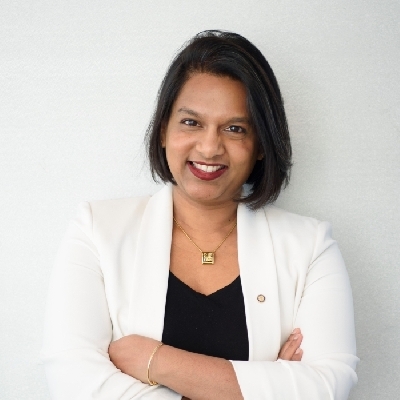 D�rini Vedarattiname spent 15 years delivering strategies for purpose-driven institutions operating internationally, including non-profits, economic development agencies, universities, membership associations, and multilateral organisations. She specialises in nurturing partnerships between government, business, academia, and civil society to collectively address complex socio-economic issues. She recently completed a mandate at the United Nations, where her work focused on municipalities\' urban transformation efforts.\r\n\r\nBased in London, she is currently a Social Impact Industry Advisor for London Business School. Her volunteer engagement includes serving as the President of Westminster International Rotary Club in London, leading a cross-generational team representing 18 nationalities to deliver social impact projects benefitting local and global communities.<br>\r\nA bi-national of France and Canada, D�rini has studied, worked and volunteered in Canada, the US, the UK, France, Belgium, Spain, Eastern Europe & Central Asia, MENA, India, and Japan. She holds a trilingual Bachelor in Business Administration in French, English and Spanish from HEC Montr�al, and an MBA from the University of Oxford.\r\n\r\nGenerous with her time and energy, D�rini offers career advice to help both emerging and seasoned professionals find their optimal career fit, break systemic barriers, and secure roles that match their ambitions.