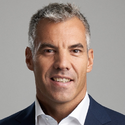 Dominique Gobat is as an independent career coach, advisor and facilitator, through his company PULSE, partnering with people to develop their awareness in terms of personal values, personal branding, networking, value proposition, messaging, and navigating the first 90 days of a new job. Dominique is also a Senior Career Advisor at the University of St Gallens MBA, is a Transition Coach for Randstad Risemsart, and is a Career Strategist at IMDs Executive MBA. He also facilitates corporate leadership trainings and workshops for Osprey Leadership Consulting. Previously, he worked for 10 years at the AISTS, where he partnered with post- graduate participants in their career transition and was also responsible for business development, marketing and communications. He started his career in the FMCG industry in an IT function, where he worked for 5 years. He has worked within a digital agency managing business development and digital projects, and in events managing media and communications. With his diverse experience, he is able to relate with his clients across different functions and industries. Dominique is passionate about allyship across issues such as gender, racism, ethnicity, sexuality, and disabilities. Dominique is an ICF ACC certified coach.